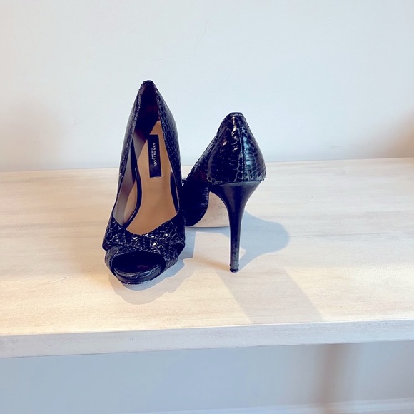 Black Leather Snakeskin Classic Pump Heels Round Open Toe Career - Picture 5 of 5